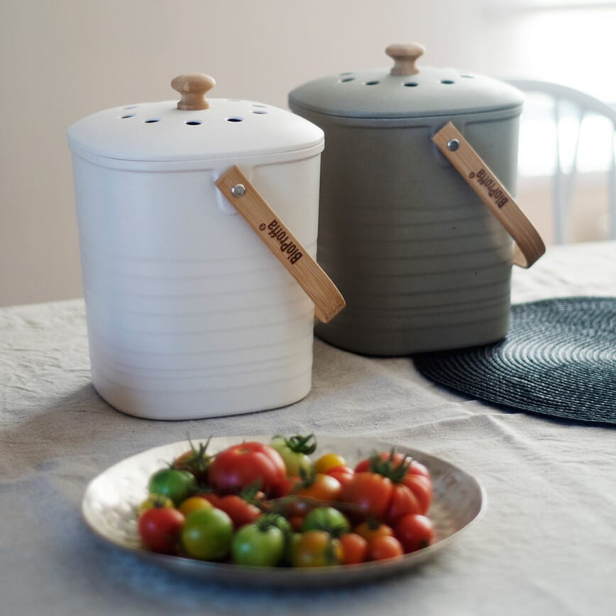 Samle matavfallet i disse fine beholderne.